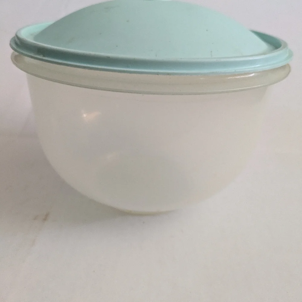 Tupperware questions leave